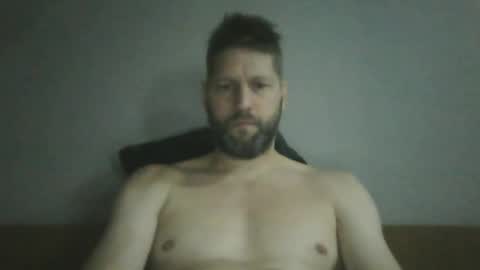 bubblebee1982 online show from June 24, 7:43 am