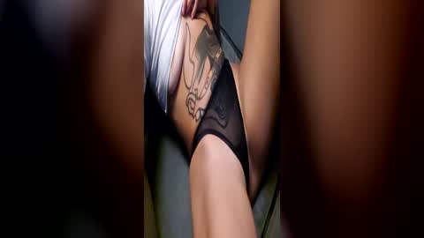 bubblebutt1108 online show from June 21, 6:14 am