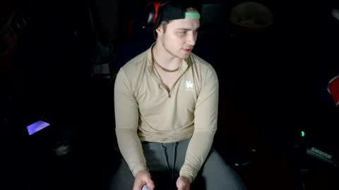 bubblebuttbdn online show from August 6, 7:07 am