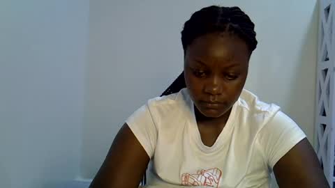 bubbly_ass30 online show from July 18, 6:09 pm