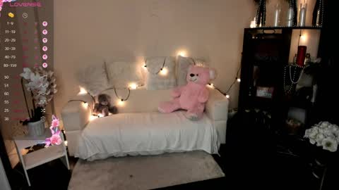 bubbly_xx online show from April 7, 11:58 pm