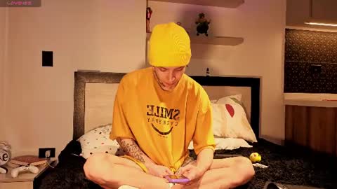 bumblubee online show from June 29, 9:49 pm