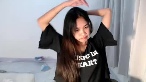 zy online show from August 12, 4:31 pm