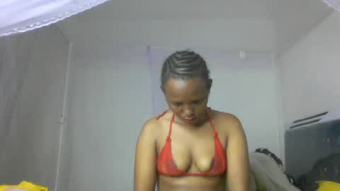 bunnydiva_ online show from August 10, 6:37 am