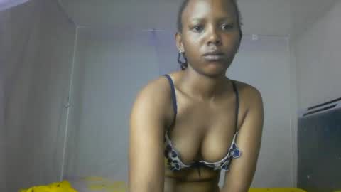 bunnydiva_ online show from August 11, 3:41 am