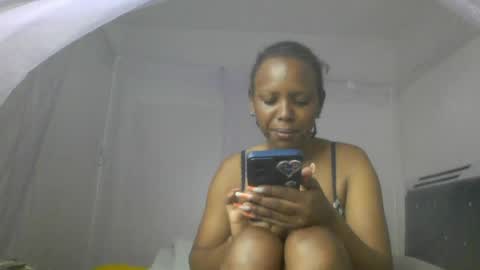 bunnydiva_ online show from August 12, 5:32 am