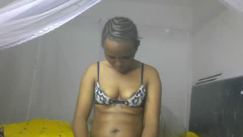 bunnydiva_ online show from August 12, 8:38 am