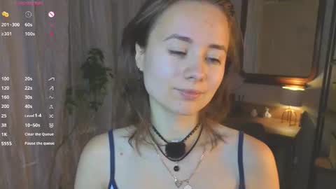 Lizy online show from August 8, 7:58 pm
