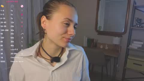 Lizy online show from August 14, 7:28 pm
