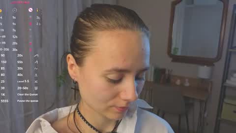 Lizy online show from August 14, 8:34 pm