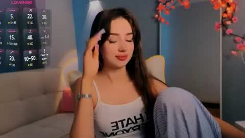 Amelia online show from August 2, 7:48 am