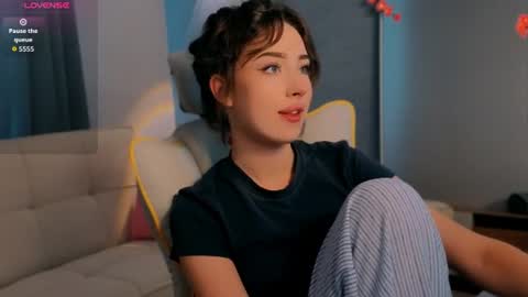 Amelia online show from August 3, 9:49 am