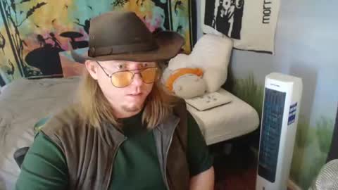 burningflute online show from June 11, 6:47 pm