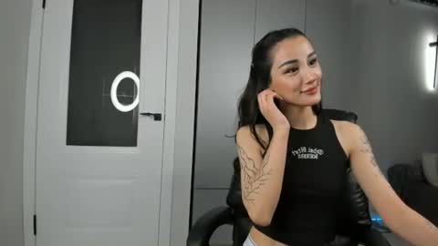 LOVE online show from August 10, 10:55 pm