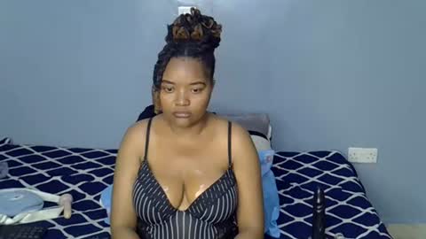 busty_kenzi online show from August 2, 11:39 am