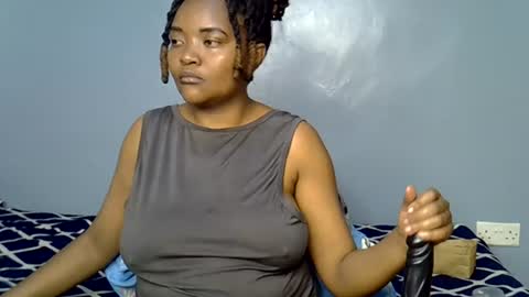 busty_kenzi online show from August 15, 12:53 pm