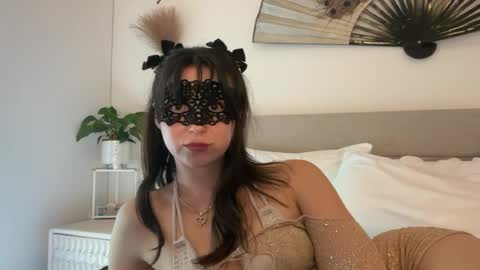busy_bee69 online show from July 17, 11:27 pm