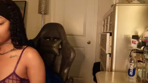 butterfly booty online show from August 15, 4:27 am