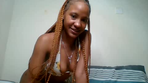 buttter_cup online show from June 15, 11:14 pm