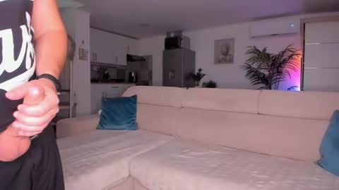 Nicolah  Steven Bond online show from July 21, 9:33 am