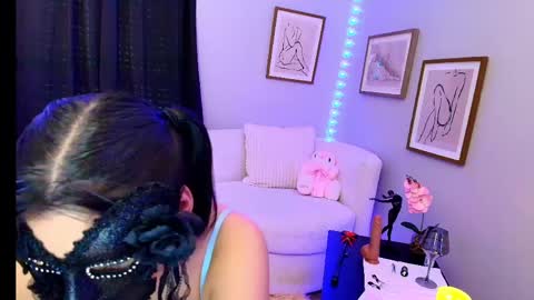Paris online show from March 23, 8:03 pm