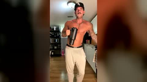 cadenhunterr online show from August 1, 1:28 pm
