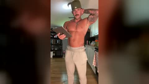 cadenhunterr online show from August 11, 8:55 pm