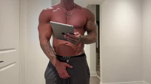 cadenhunterr online show from August 18, 2:06 am