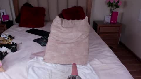 Caytlin Lian online show from July 5, 11:41 pm