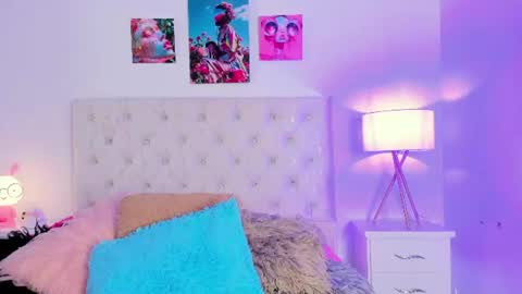 cailin_dione online show from August 18, 8:31 am