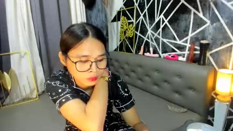 C A I T L Y N online show from July 26, 9:31 pm