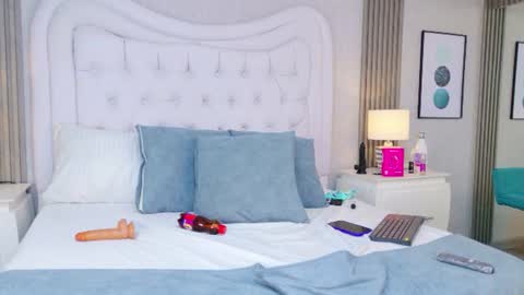 Caitlyn Millerr online show from August 7, 1:16 am