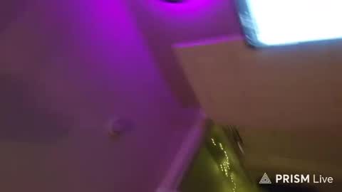 freakslikeus online show from April 10, 5:33 am