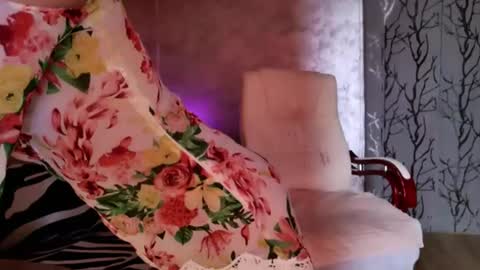 EMPERATRIZ online show from August 13, 11:24 am