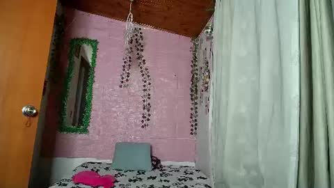 paula online show from August 13, 2:25 am