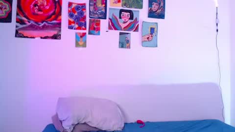 callmebluee online show from July 29, 3:46 am