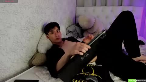 calvinchapman online show from August 14, 5:38 pm