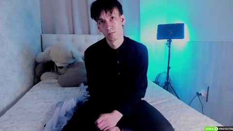 calvinchapman online show from August 15, 3:43 am