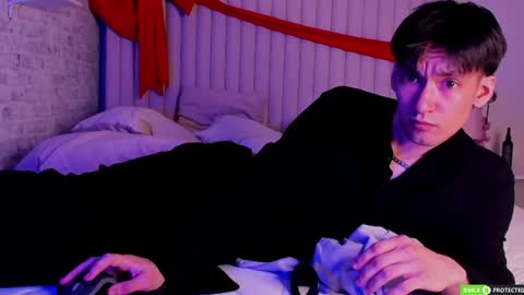 calvinchapman online show from August 15, 4:44 pm