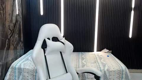 cam_xman online show from August 4, 1:24 am