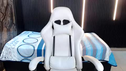 cam_xman online show from August 14, 5:22 am