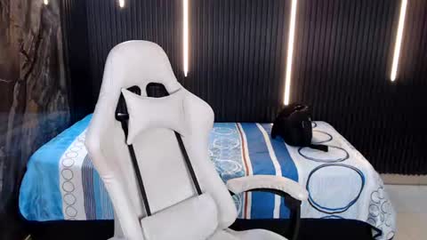 cam_xman online show from August 15, 2:04 am