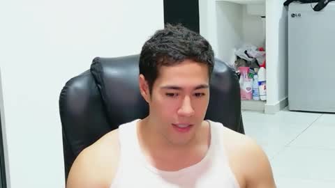 camara110 online show from May 27, 1:07 am