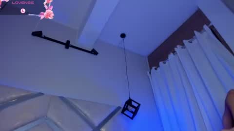 cami_rouxx online show from August 12, 3:20 am