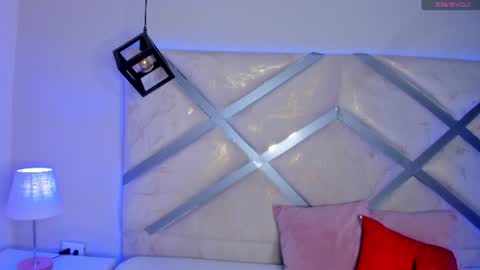 cami_rouxx online show from August 14, 2:59 am