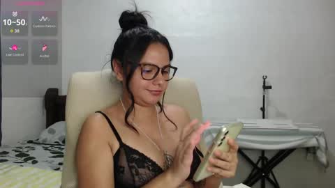 Camila Valbuena online show from April 15, 5:14 am