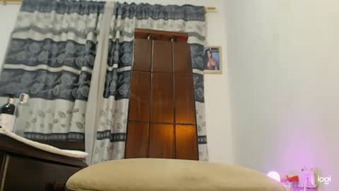 MARIA CAMILA online show from August 8, 5:29 am