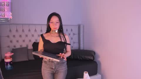 CAMI online show from August 15, 10:52 am