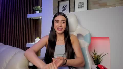 camila_martinez9 online show from August 6, 11:26 pm