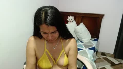 Camila Vargas online show from August 1, 12:27 am